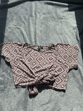 Volcom Brown & White Geometric Tie-Front Crop Top